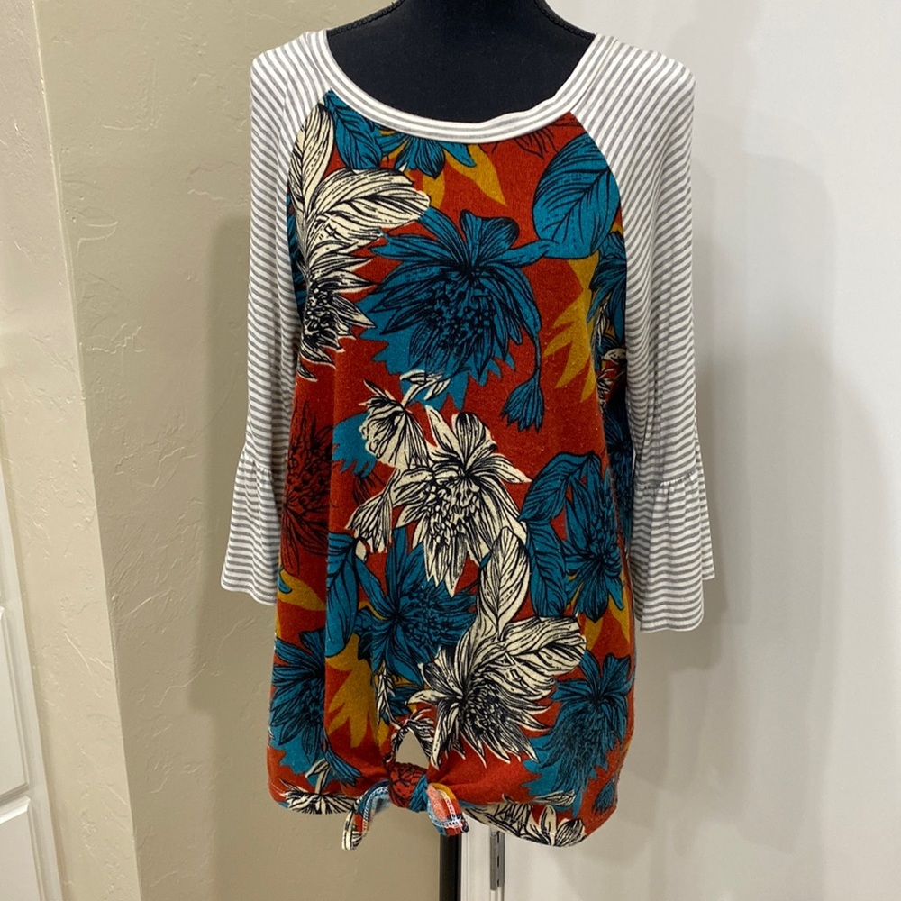 Sun and Moon top- size large